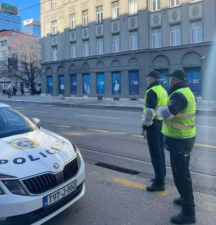 Nastavljena borba protiv nesavjesnih vozača u Sarajevu: Oduzeto pet vozila, za neplaćene kazne duguju skoro 50.000 KM