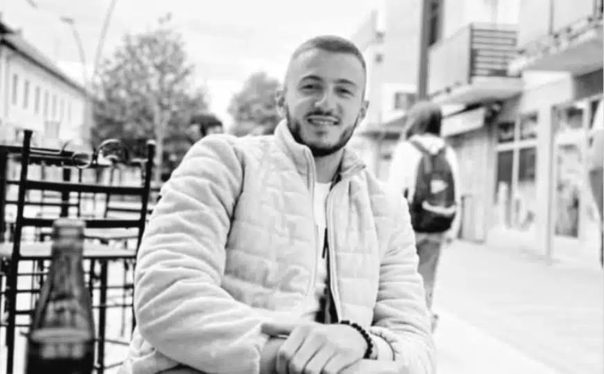 Obitelj se oprašta od 22-godišnjeg vozača koji je poginuo bježeći od policije