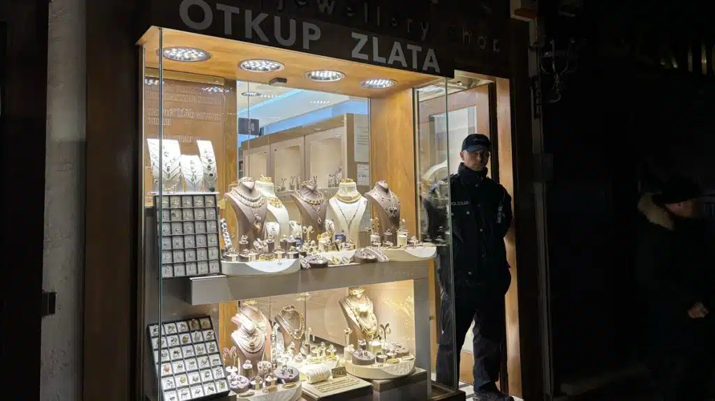 Opljačkana zlatarnica na Baščaršiji: Razbojnici prijetili pištoljem kćerki vlasnika