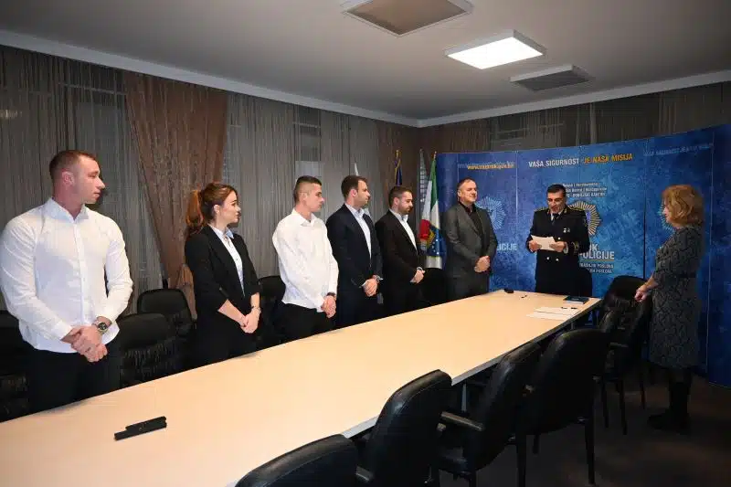 U Upravi policije MUP-a ZDK upriličeno svečano polaganje zakletve za 5 kadeta