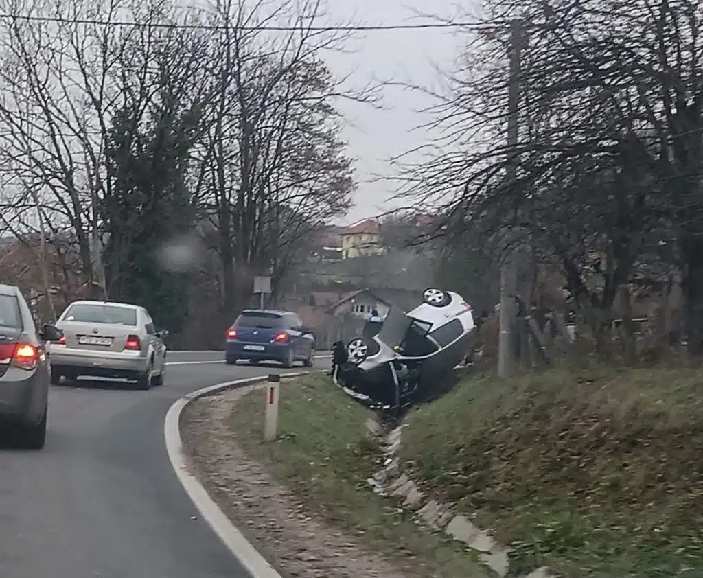 Dvije osobe povrijeđene u saobraćajnoj nesreći u Kalesiji