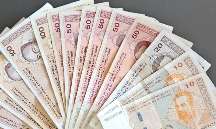 MINIMALAC I DALJE GLAVNA TEMA Ministar traži da najniža plata bude 1.300 maraka
