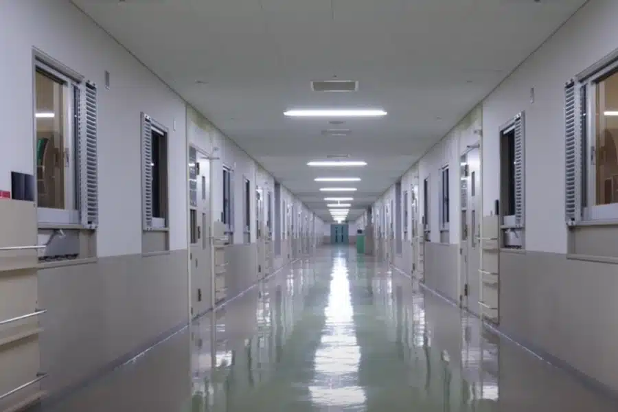 DRAMA U ZATVORSKOJ BOLNICI Zatvorenik zarobio četiri medicinske sestre i čuvara