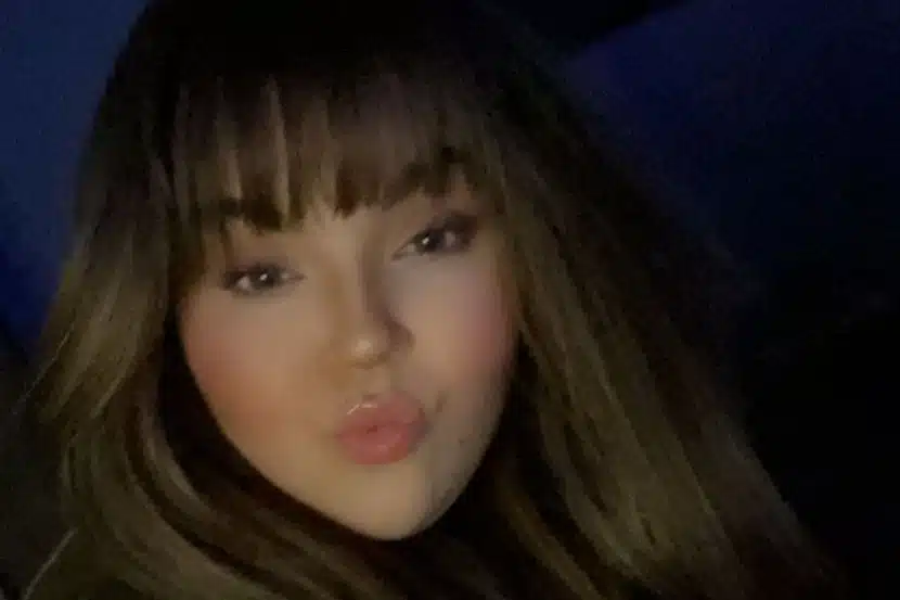 GLEDA U OČI MEZIMICE, POMAZI PO OBRAZIMA I KOSI PA POTOM POLJUBI SLIKU Potresna ispovijest mame djevojke koja je umrla u Beogradu nakon operacije u Turskoj