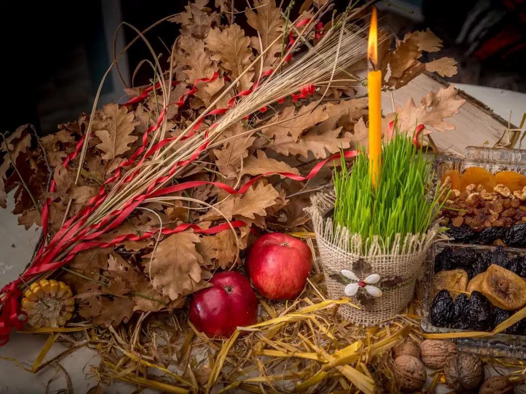 (FOTO) ZABORAVLJENI OBIČAJI NA BOŽIĆ Šta su nekada radili naši preci i kako su čuvali tradiciju i duh praznika