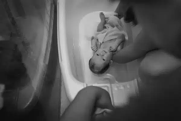 POTRESNA ISPOVIJEST MAJKE KOJOJ SU UKRALI DIJETE IZ PORODILIŠTA „Otišla sam da se istuširam, kad sam izašla moje bebe više nije bilo“