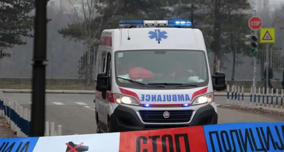 ŽRTVE IZ MEROŠINSKOG SELA ŽIVOTNO UGROŽENE! Vericu izujedao, sina udario sjekirom u čelo, muža iskasapio kosom