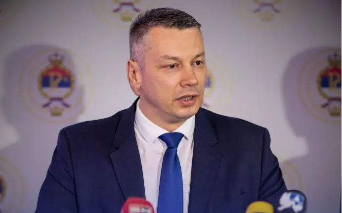 Poslanici predali inicijativu za smjenu Nenada Nešića