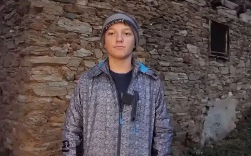 ISMIJAVAJU GA NA DRUŠTVENIM MREŽAMA Ibrahim (14) iz BiH ostao bez oca, sam brine o seoskom imanju, sestri i majci