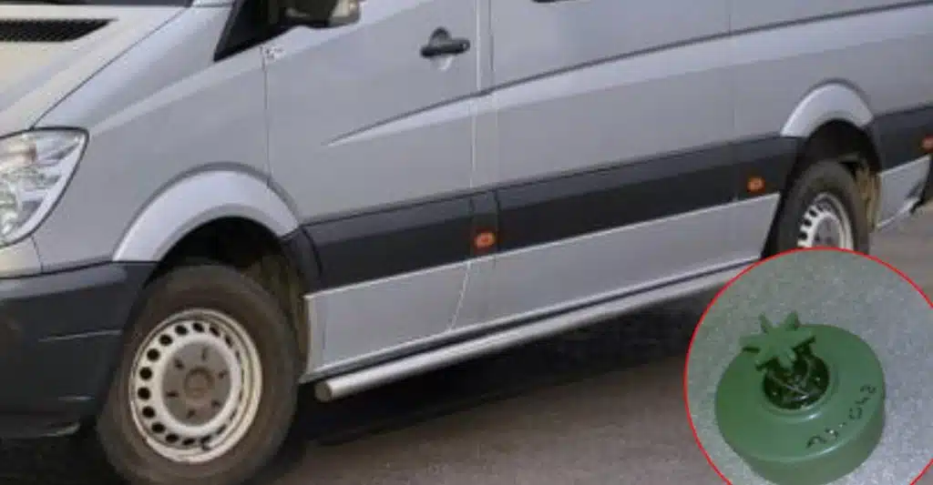 MLADEN POPIO KAFU SA RODITELJIMA, PA OTIŠAO U SMRT Ubice postavile minu ispod kombija: Otac pokušao spasiti sina, ali mu izdahnuo na rukama