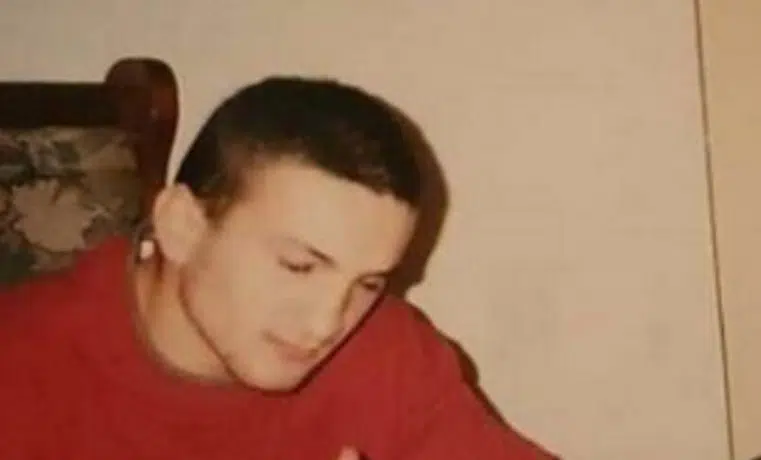 LUDI ĐOLE POČEO DA REŠETA SA 17, DOBIO METAK SA 19! Ovo je najluđa i najkraća krimi priča sa beogradskog asfalta