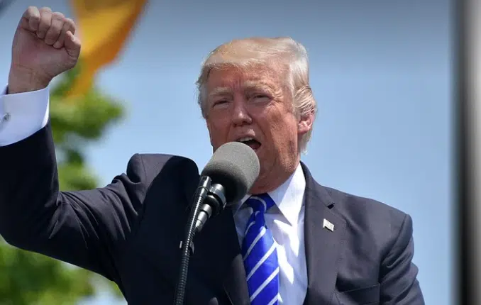 DONALD TRAMP JE PREDSJEDNIK Novi lider Amerike položio zakletvu i preuzeo moć