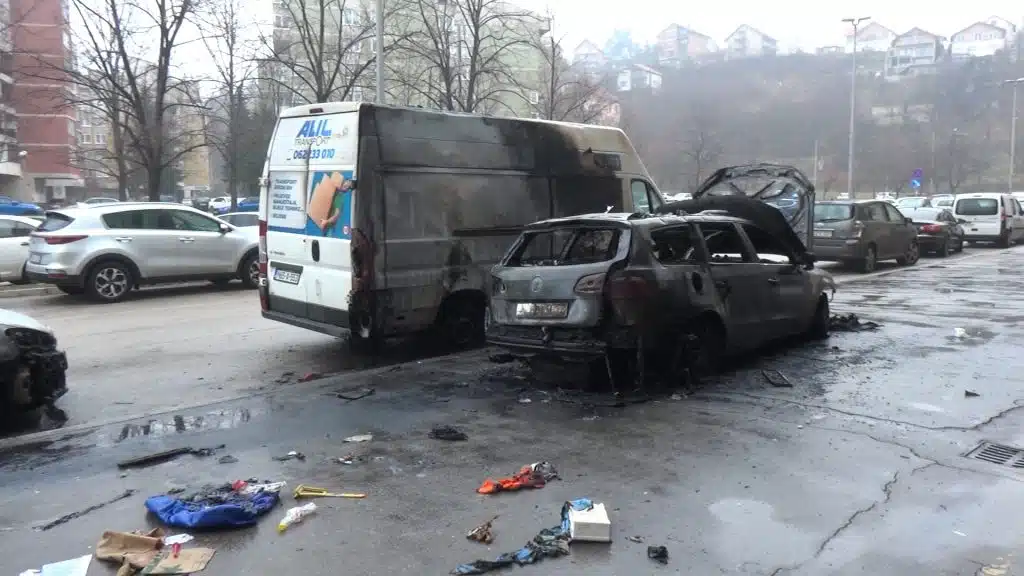 Požar u Babinoj rijeci-oštećena tri vozila(foto)