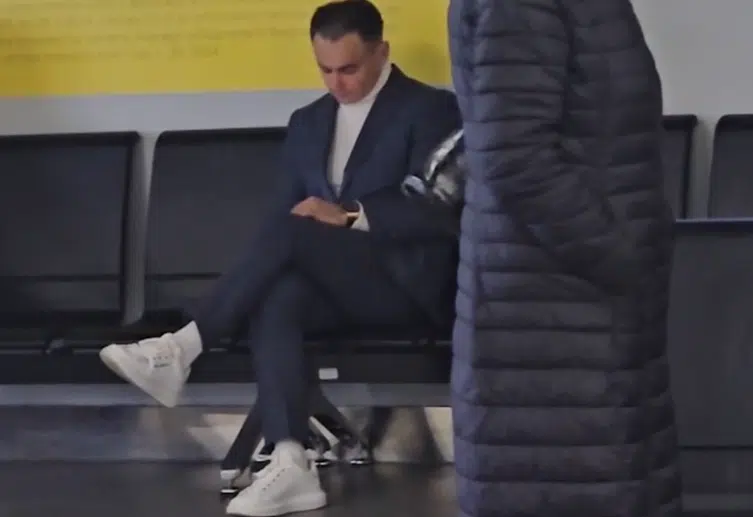 JEDVA ČEKA DA JE VIDI Dragan Stanković došao na aerodrom po Jovanu Jeremić koja stiže iz Amerike