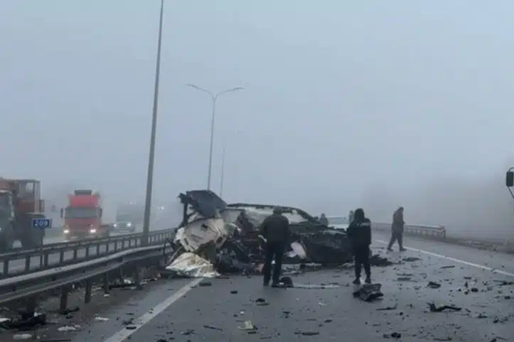 (FOTO/VIDEO) ANA (39) POGINULA U STRAVIČNOM UDESU Među povrijeđenima i njen sin (10), automobil potpuno uništen