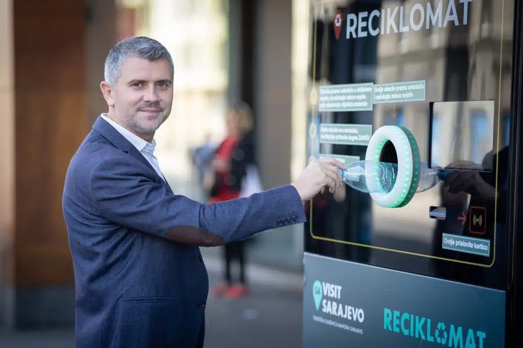 Postavljen prvi reciklomat u Vitezu, prezentiran način njegova rada