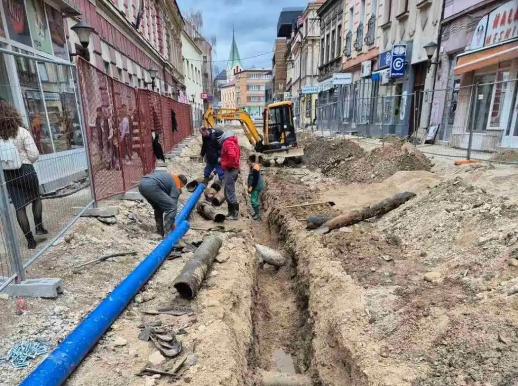 Radovi u ulici Bosanska u punom jeku, građani se pozivaju na strpljenje (FOTO)