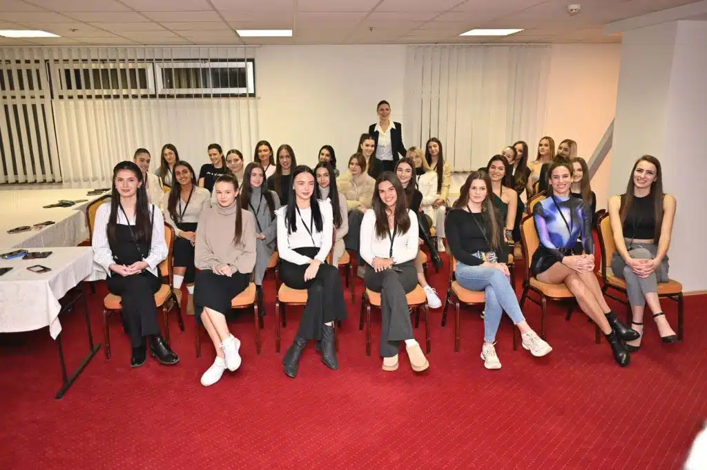 Finalistice Izbora za Fotomodela Bosne i Hercegovine započele Models Camp u Zenici