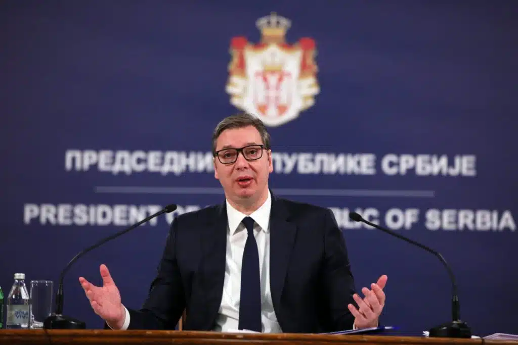 “MENI JE TO BILO TEŠKO DA PRIHVATIM” Vučić o ostavci Vučevića, pa poručio da će za 10 dana donijeti odluku o izborima ili novoj Vladi Srbije