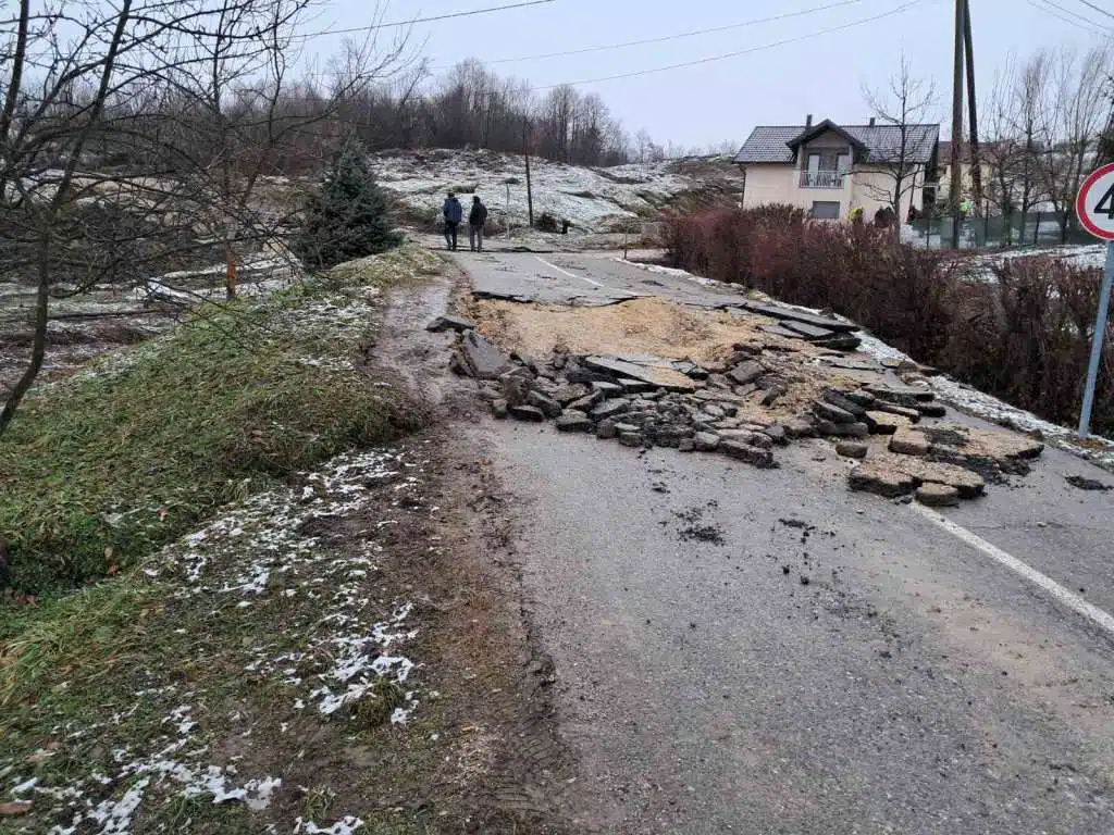 Naložena preventivna evakuaciju i preostalih šest porodica iz zone klizišta u Novom Šeheru