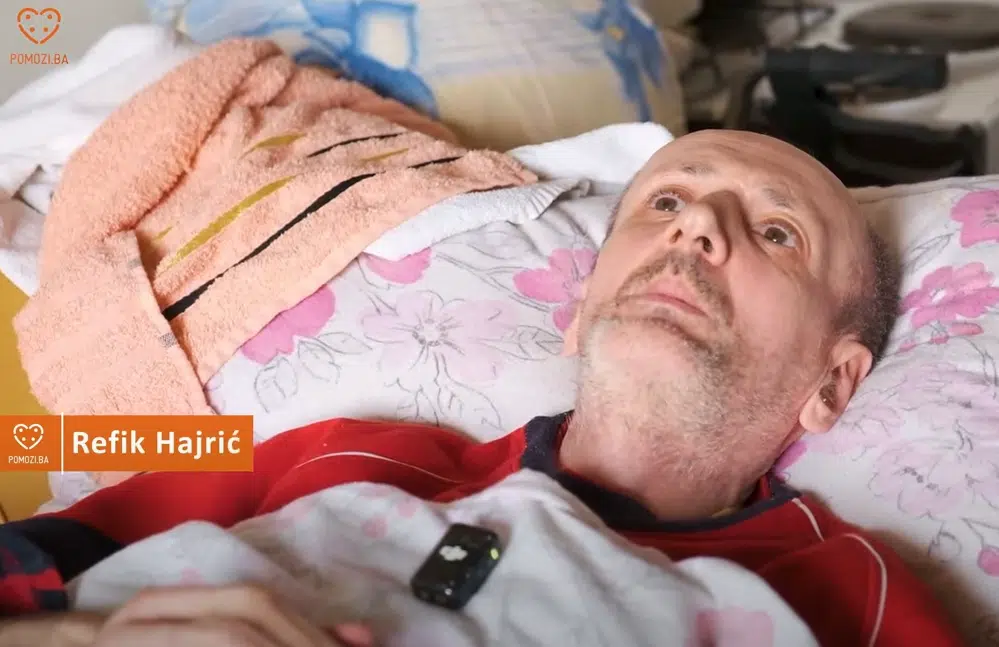 Refik ima 50 godina, nepokretan je, živi sam i korisnik je projekta „Obrok za sve“