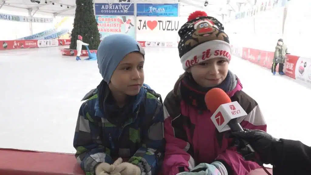 Klizalište Panonika: Do kraja sezone oko 300 mališana naučit će osnove klizanja (VIDEO)