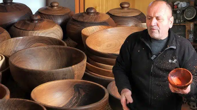 Ismet Šahinović: Majstor drvene umjetnosti koji oduševljava zdjelama od prirodnog drveta (VIDEO)