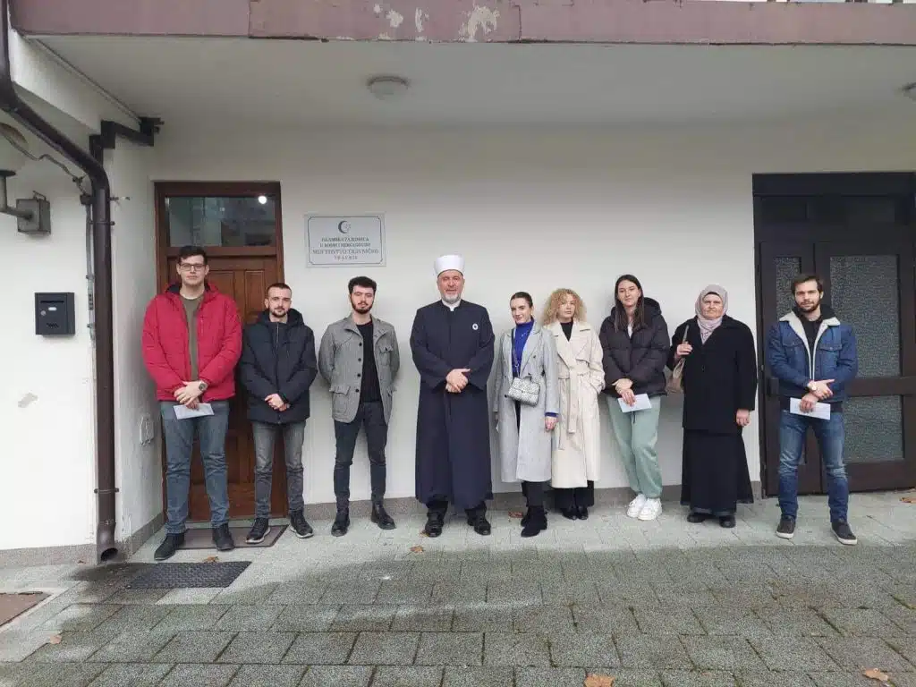 U Muftijstvu travničkom podijeljeno 8 stipendija fondacije “Ljiljan” pri Islamskoj zajednici Bošnjaka Sjeverne Amerike