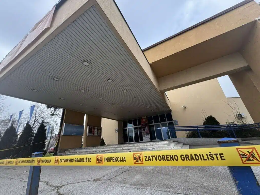 Inspekcija privremeno zatvorila glavni ulaz u tuzlanski BKC