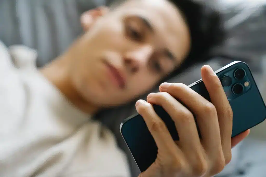 „PLAVI TELEFON“ NE PRESTAJE DA ZVONI Skoro 8.000 poziva i upita, 57 prijava za nasilje