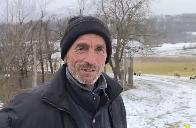 (VIDEO) „NIJE LAKO, ALI MORA SE ŽIVJETI“ Čoban Neđo sa Manjače stigao do Prnjavora, vodi stado u toplije krajeve