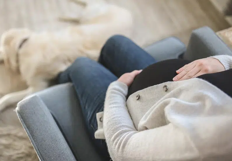 ŽENA RODILA TROJKE I UMRLA POSLIJE 10 DANA Kad je muž pogledao u njenu torbu, sledio se u mjestu