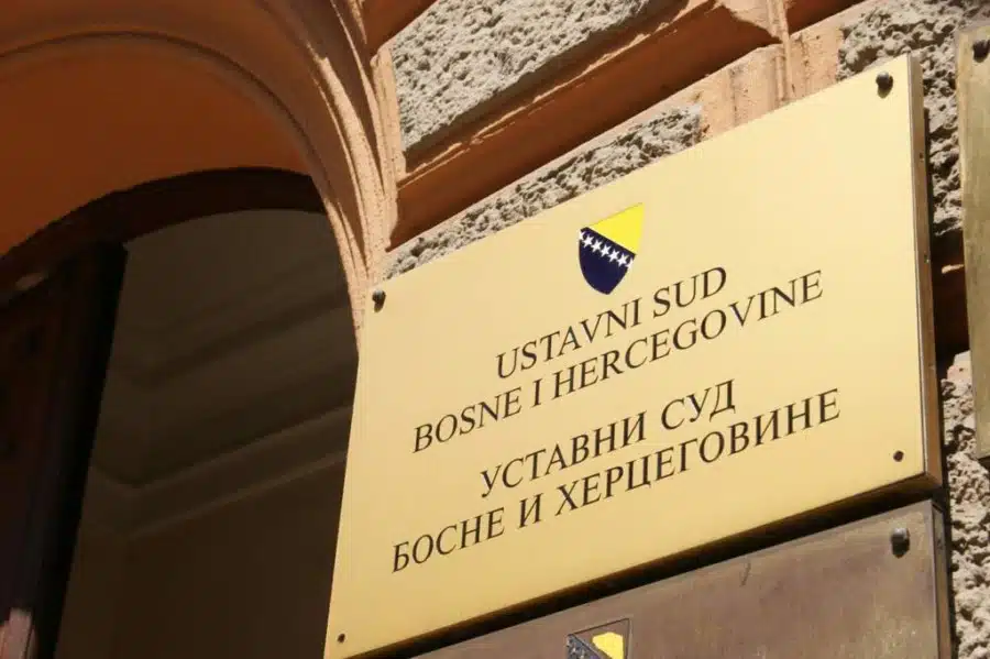 Ustavni sud BiH zabranio isticanje zastave i himne stranih država u institucijama RS