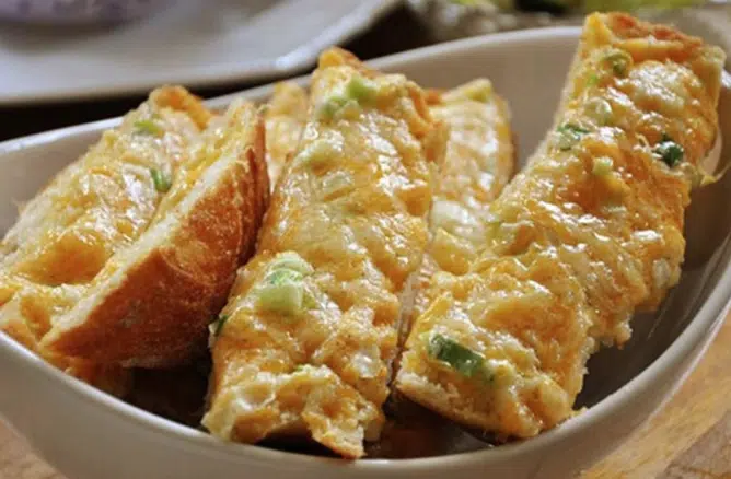 RECEPT ZA BRZI DORUČAK Zapečeni hljeb sa sirom