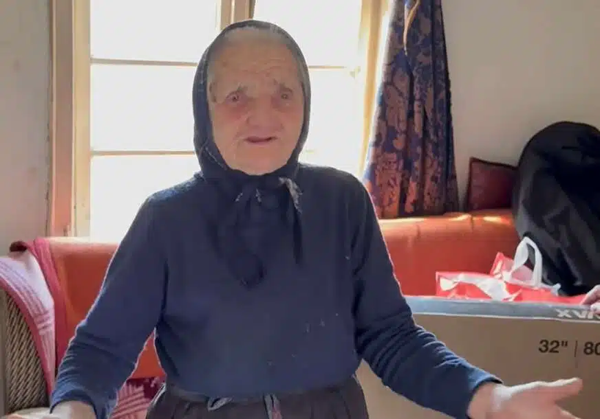 (VIDEO) OTOPILA I OSVOJILA SRCA MNOGIH Bakica uskoro puni 100 godina, zna da zapleše i zapjeva, evo šta poručuje