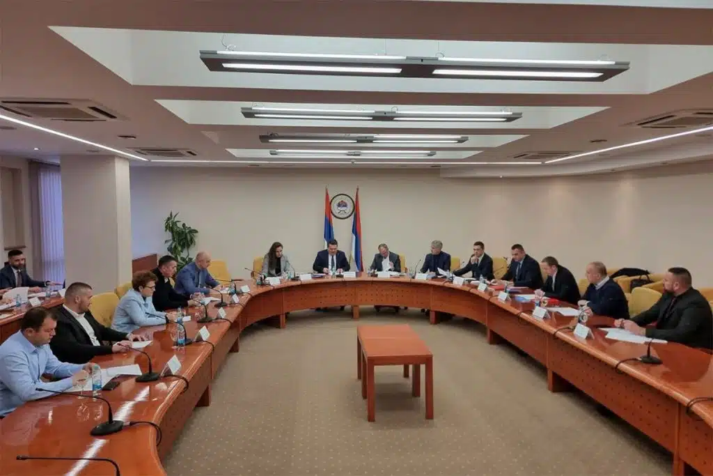 ZAVRŠEN KOLEGIJUM NS RS Posebna sjednica čim Vlada dostavi materijal