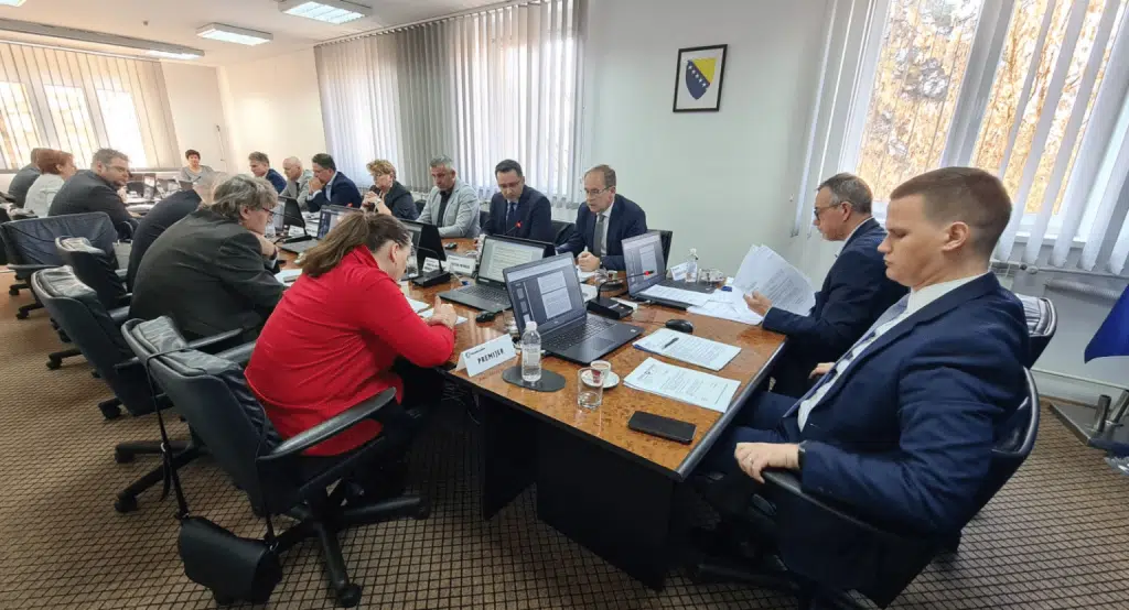 Osigurana refundacija troškova prijevoza za učenike i studente u Tuzlanskom kantonu