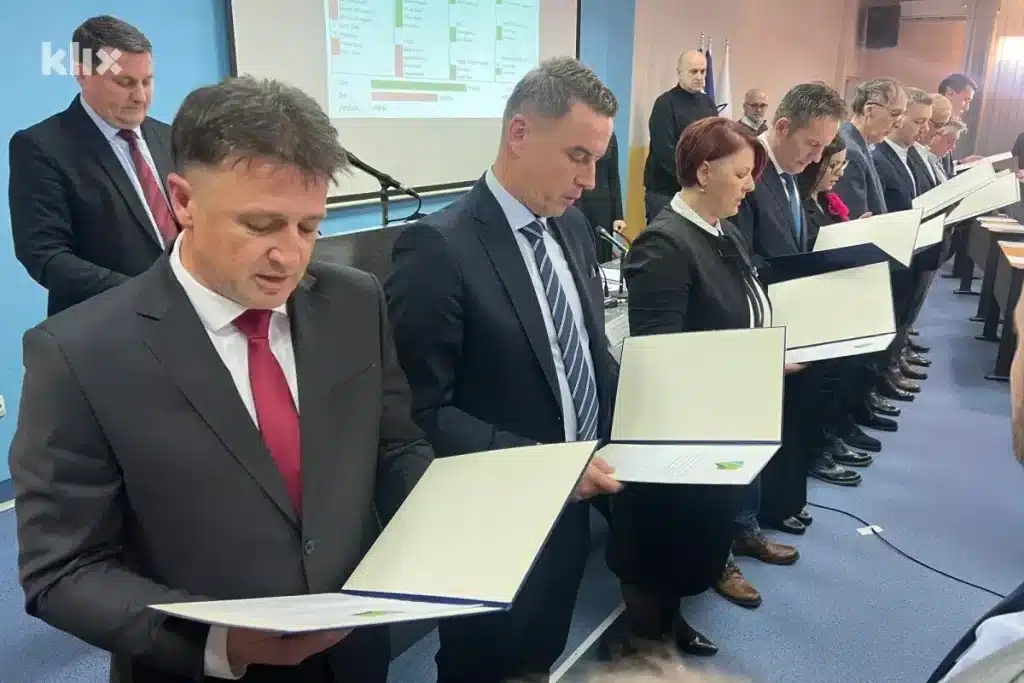 Edis Dervišagić novi premijer TK, imenovano i 10 ministara