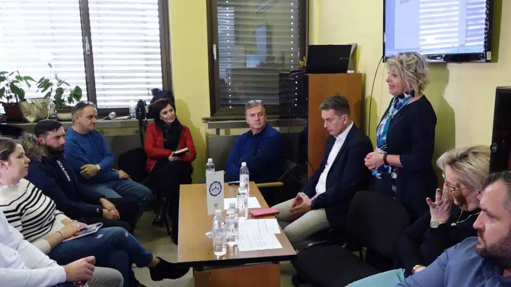 U Domu zdravlja Tuzla počela je doedukacija za 35 medicinskih sestara/tehničara iz TK (VIDEO)