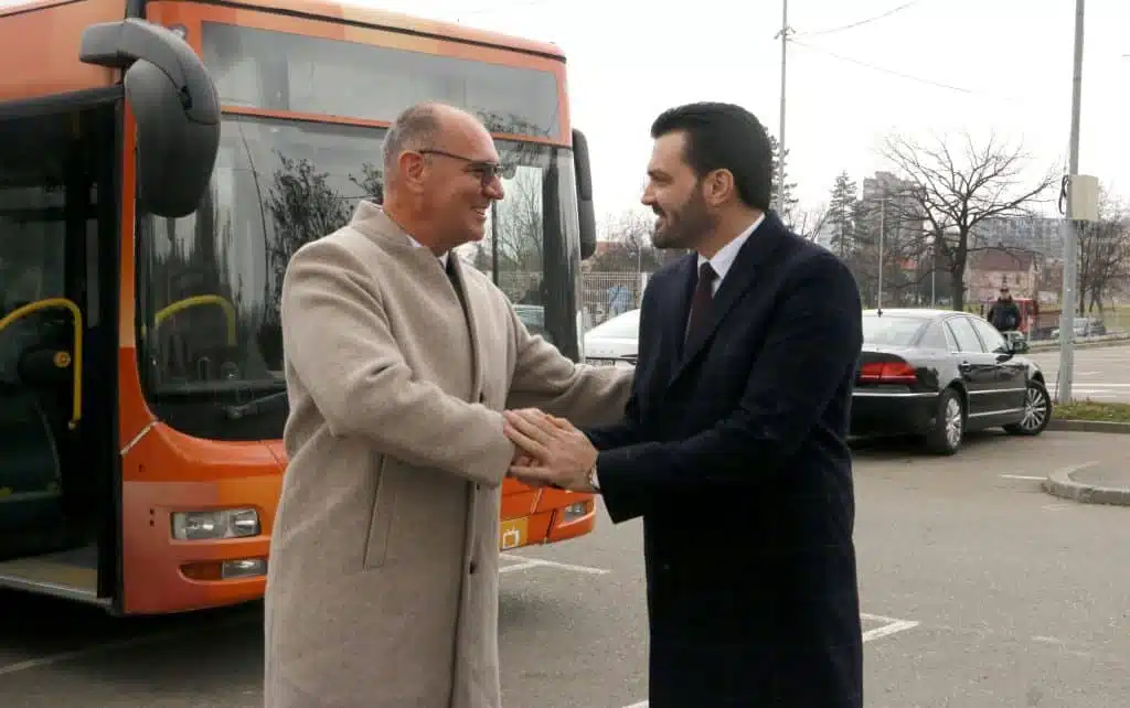 Grad Osijek poklonio autobuse Gradu Tuzli