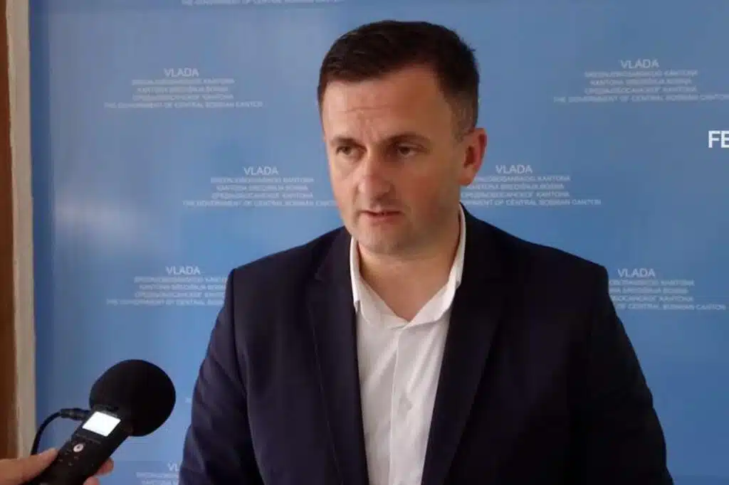 Održana sjednica Vlade KSB: Koliko će iznositi visina satnice liječnika i stomatologa?
