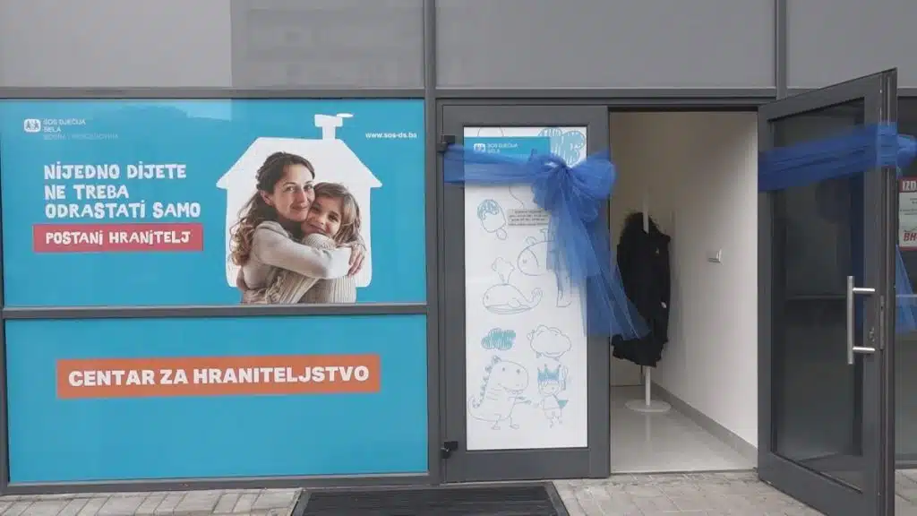 U Tuzli otvoren prvi Centar za podršku hraniteljskim porodicama u Tuzlanskom kantonu (VIDEO)
