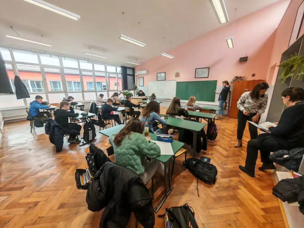 U OŠ Vitez održano školsko natjecanje iz engleskog jezika za učenike sedmih razreda
