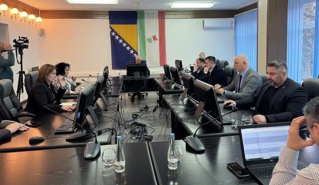 Vlada SBK: Hitno ojačati kapacitete Ministarstva obrazovanja