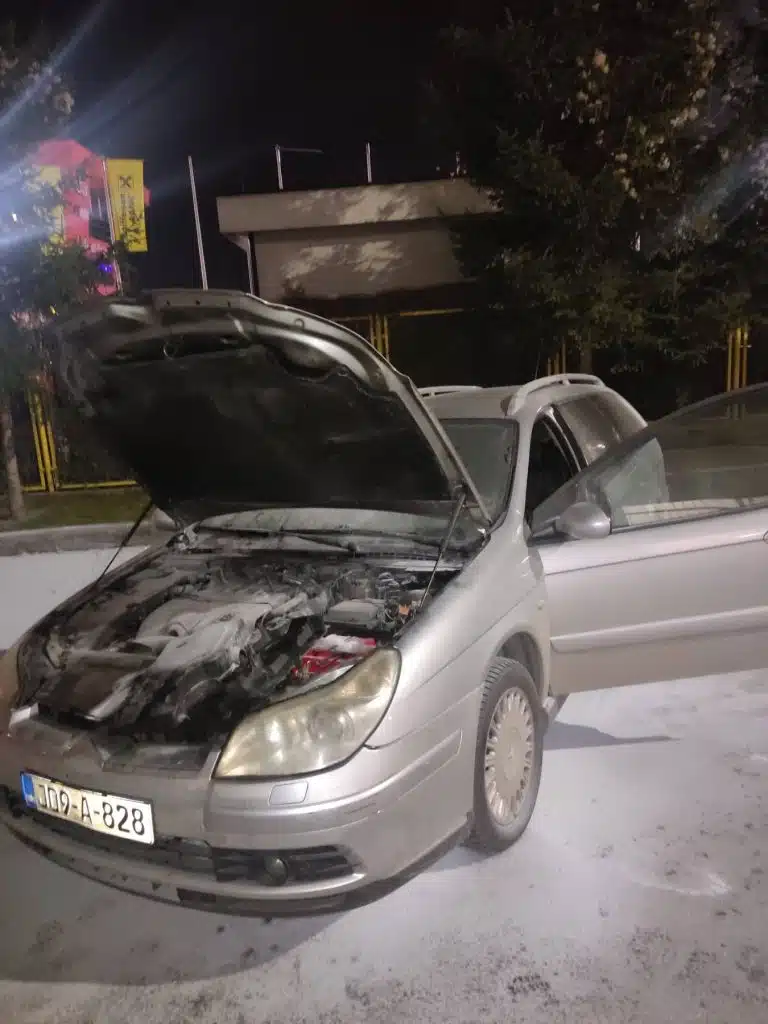 Požar vozila u Vitezu, brzom intervencijom DVD Vitez ugašen