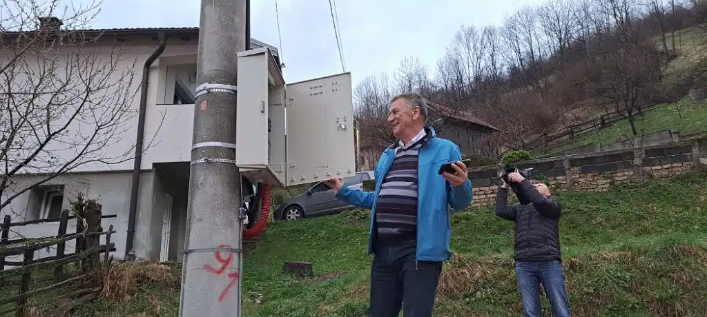 Ulična rasvjeta obasjala Bukovicu. Gradonačelnik Kasumović poručio: Sve mjesne zajednice će biti osvjetljene