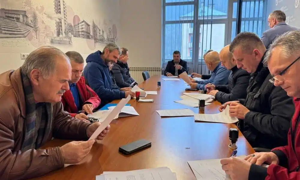 Novi Travnik: Potpisani su ugovori s predstavnicima mjesnih zajednica o realizaciji infrastrukturnih projekata