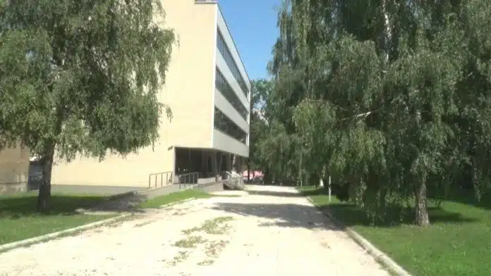 Prijedlog za određivanje mjere pritvora prema osumnjičenom licu inicijala B.D.