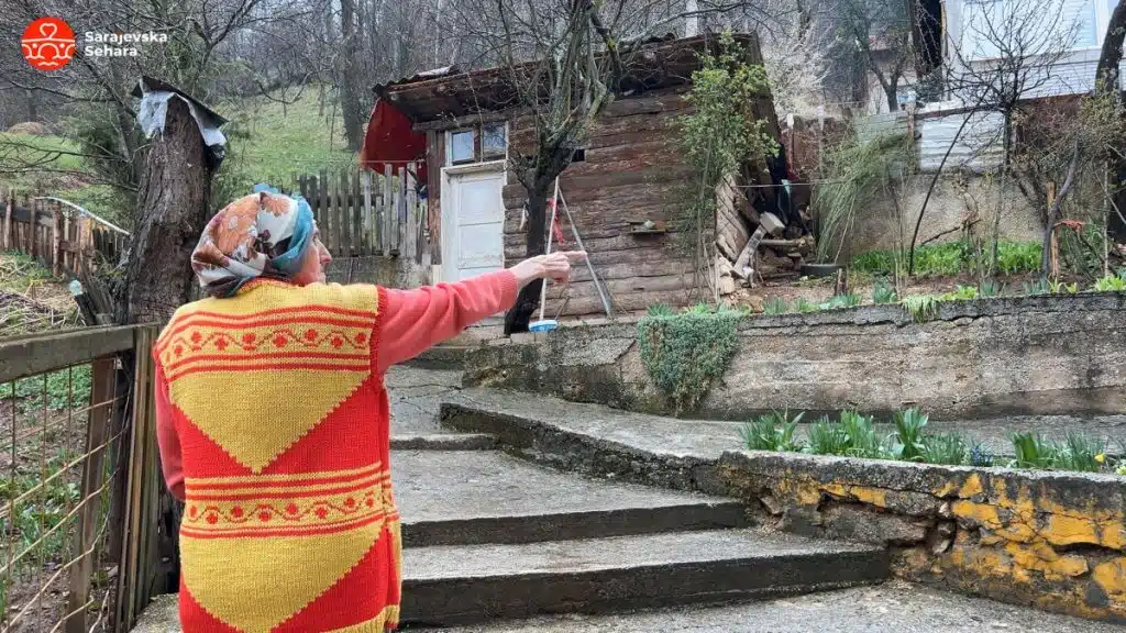 Video/ Voda sa Curinih njiva poplavila desetak kuća na Boguševcu: “Krenula je voda i probilo je vrelo, jezero se pojavilo”