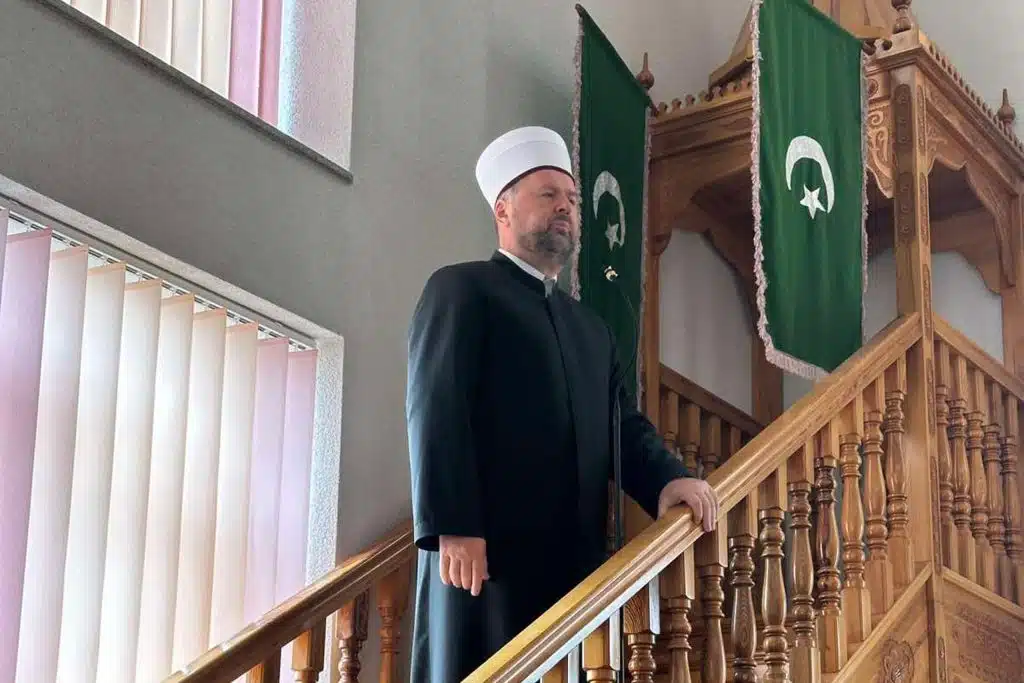 Zenički muftija Mevludin Dizdarević predvodi bajram-namaz na centralnoj svečanosti u Zenici